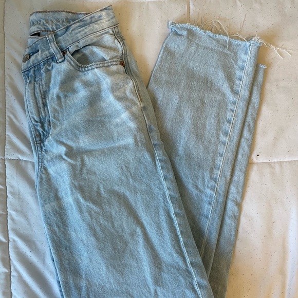 American eagle, asemetrical straight leg jeans - Picture 3 of 3